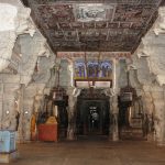 Open_mantapa_with_Yali_pillars_and_paintings_depicting_Hindu_mythology_at_Virupaksha_temple_in_Hampi