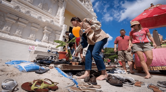 Stealing footwear in a temple on this day is considered auspicious, know the main reason for this.