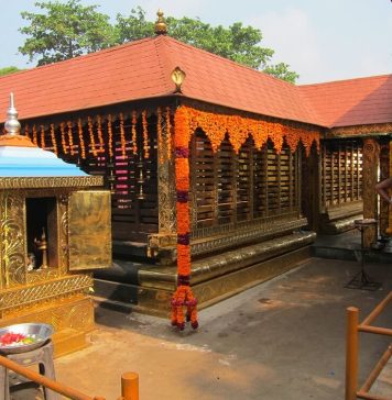 Chamayavilakku - A unique festival in Kottankulangara Devi Temple, Kerala