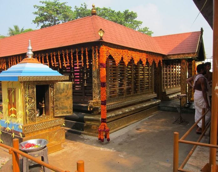 Chamayavilakku - A unique festival in Kottankulangara Devi Temple, Kerala